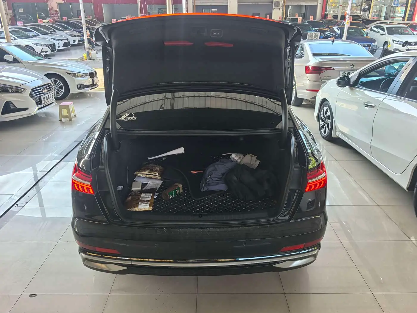 Audi A6L 2024 — Photo 13/17