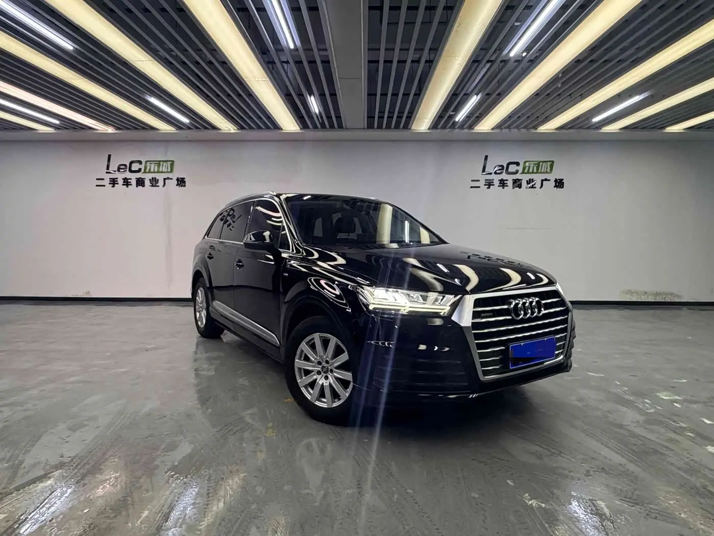Audi Q7 2019 — Фото 3/20