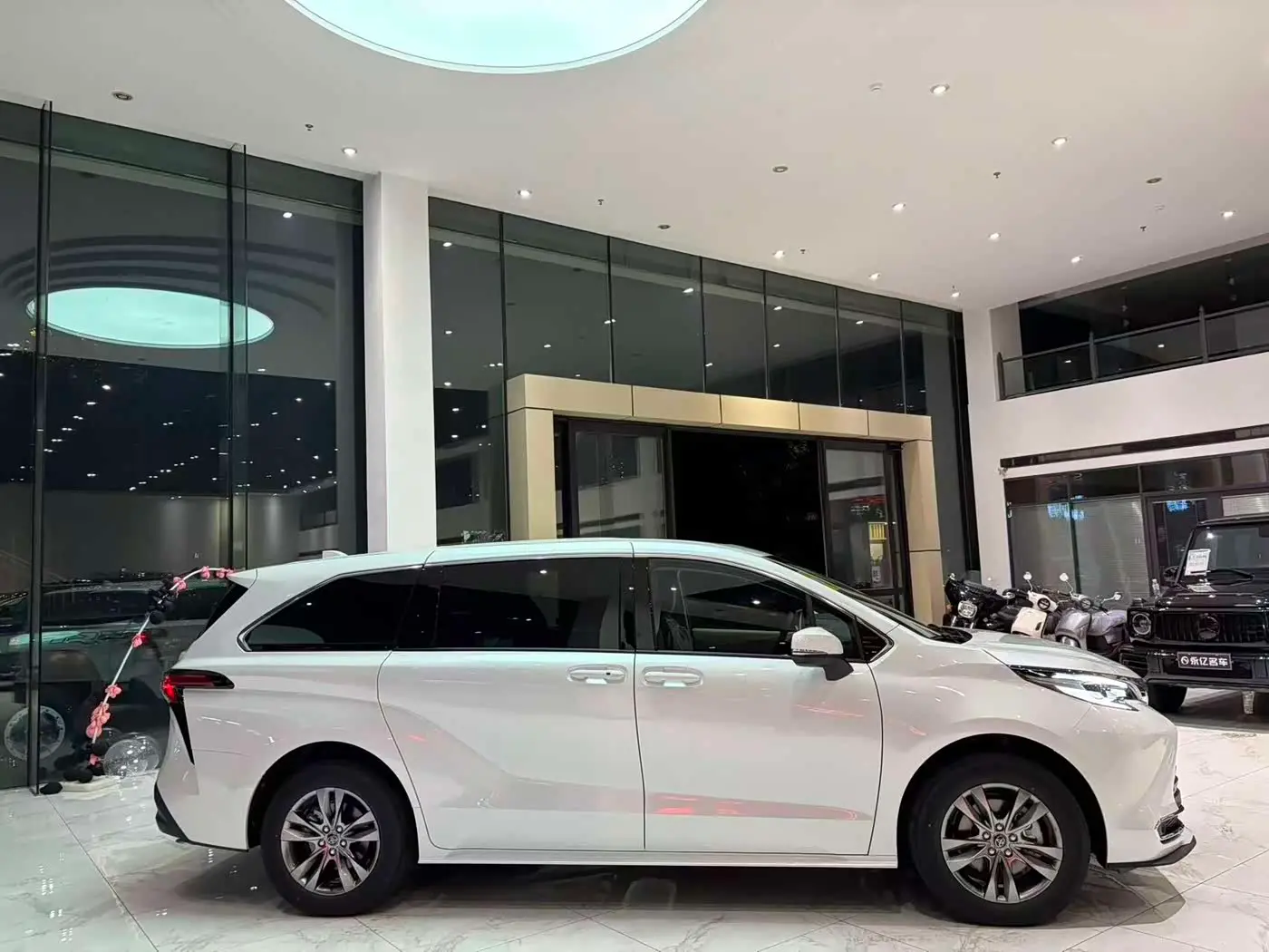 Toyota Sienna 2026 — Photo 4/15