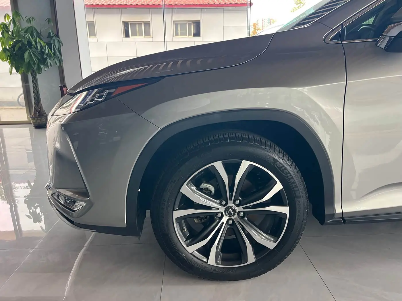 Lexus RX 2020 — Фото 12/12