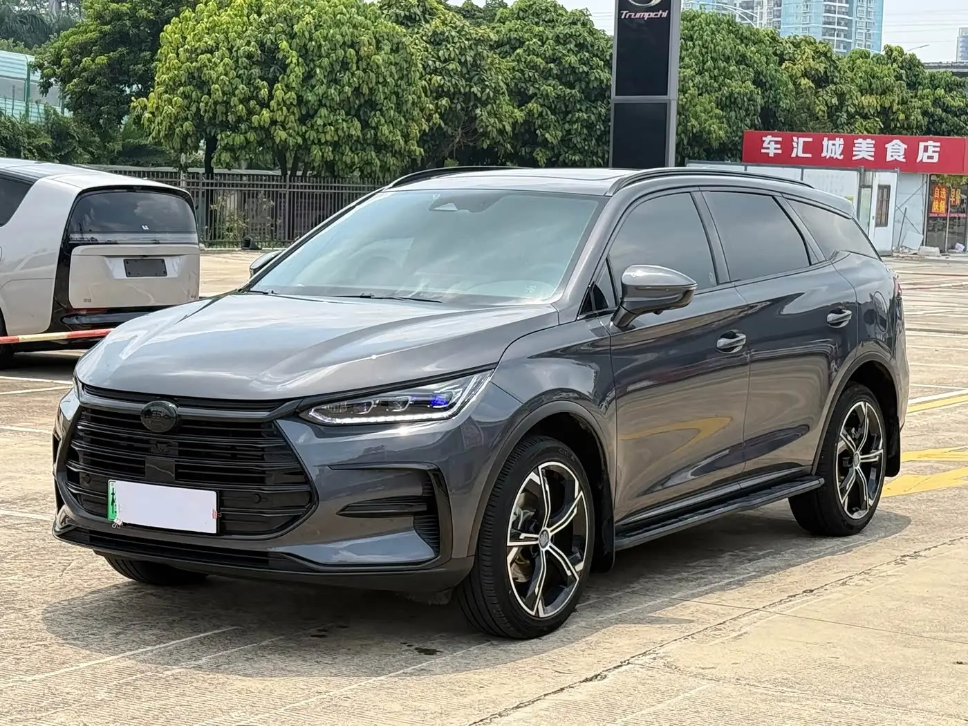 BYD Tang New Energy 2023 — Photo 1/17