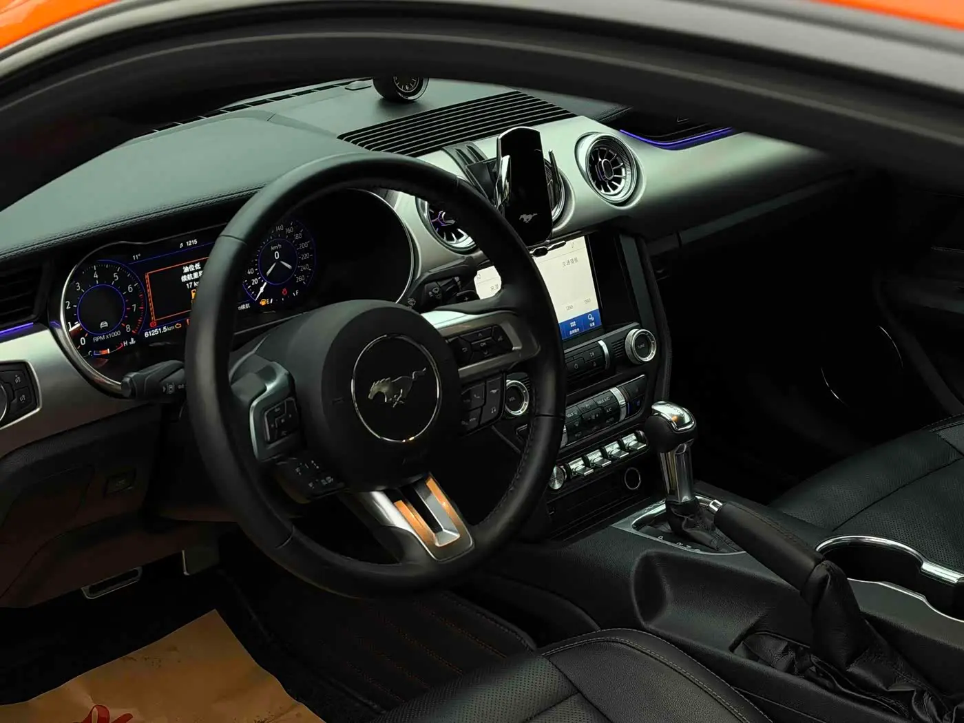 Ford Mustang 2020 — Фото 12/14