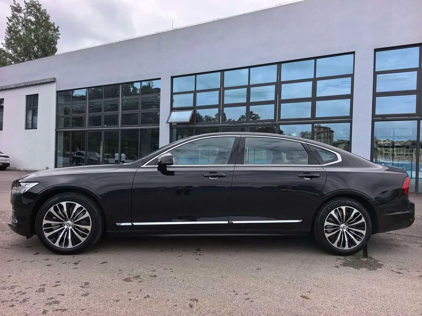 Volvo S90 2025 — Фото 4/12