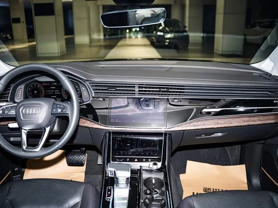 Audi Q7 2023 — Şəkil 14/20