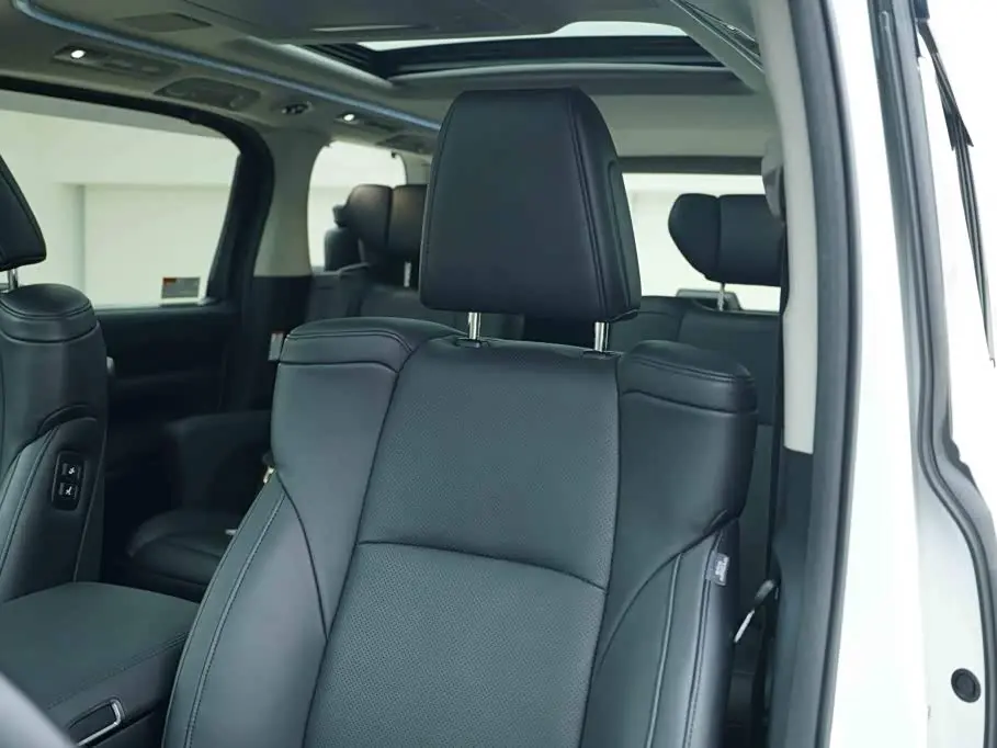 Toyota Vellfire 2021 — Photo 13/20