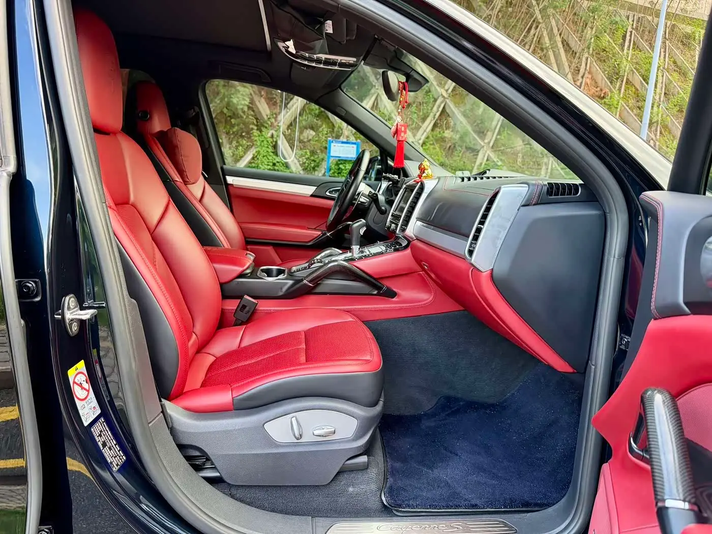 Porsche Cayenne 2015 — Фото 8/17