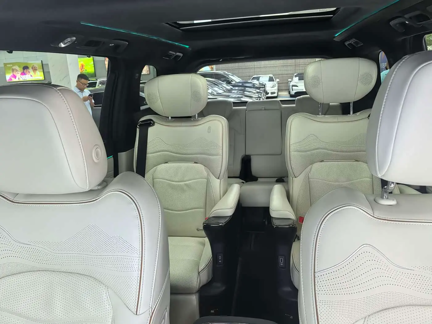 GAC Trumpchi Trumpchi M8 2023 — Photo 14/20