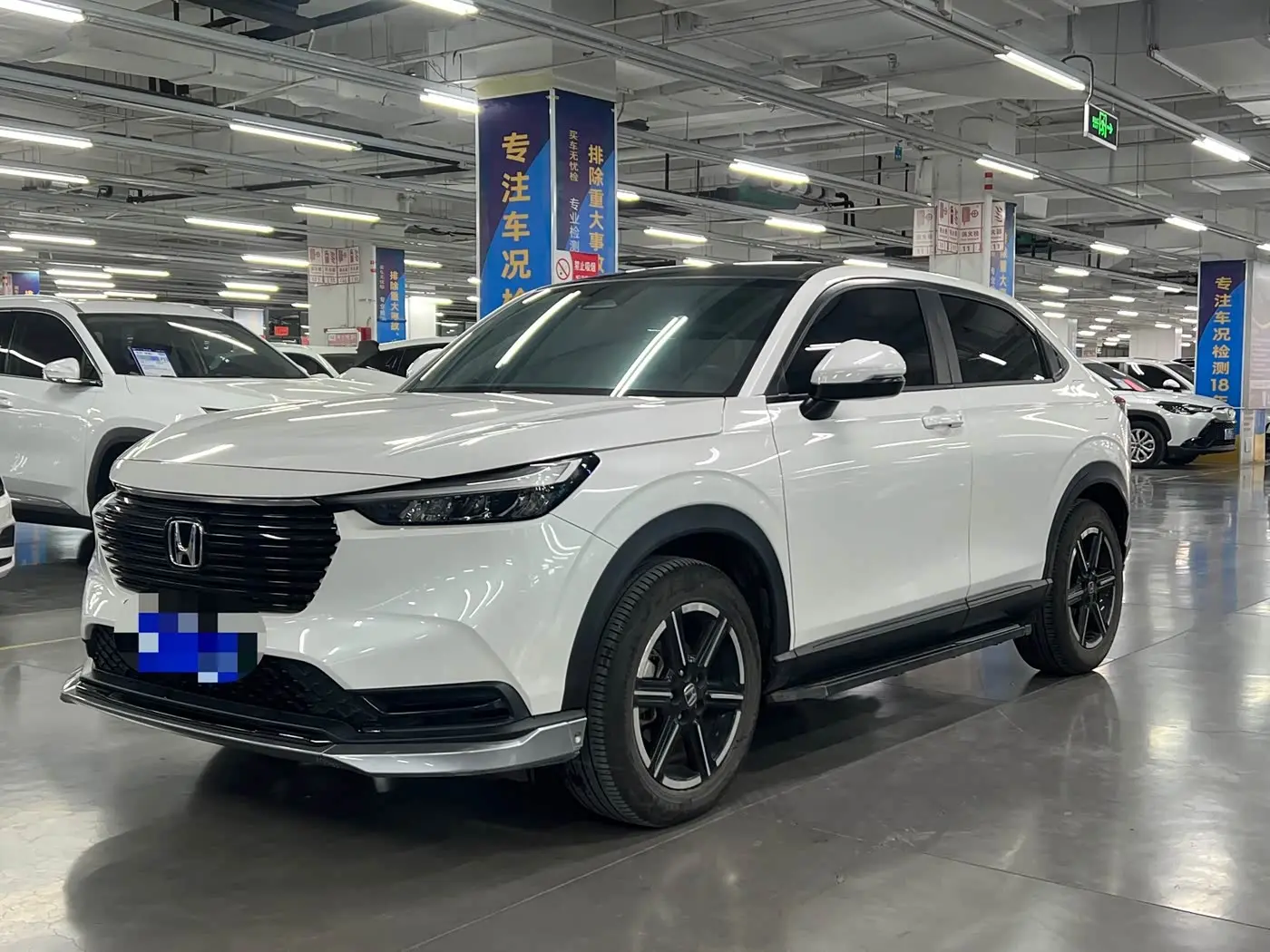 Honda Vezel 2023 — Фото 1/19