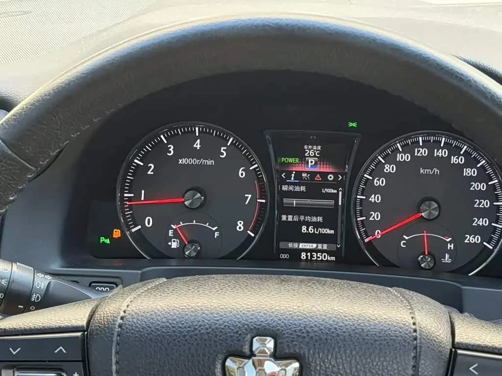 Toyota Crown 2017 — Şəkil 6/20