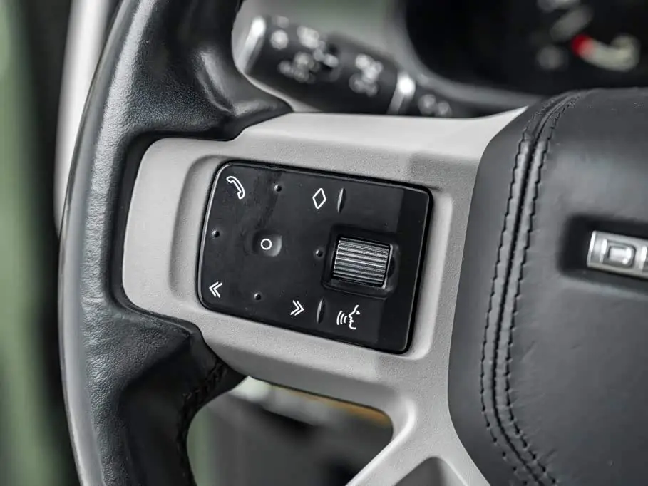 Land Rover Defender 2023 — Фото 9/20