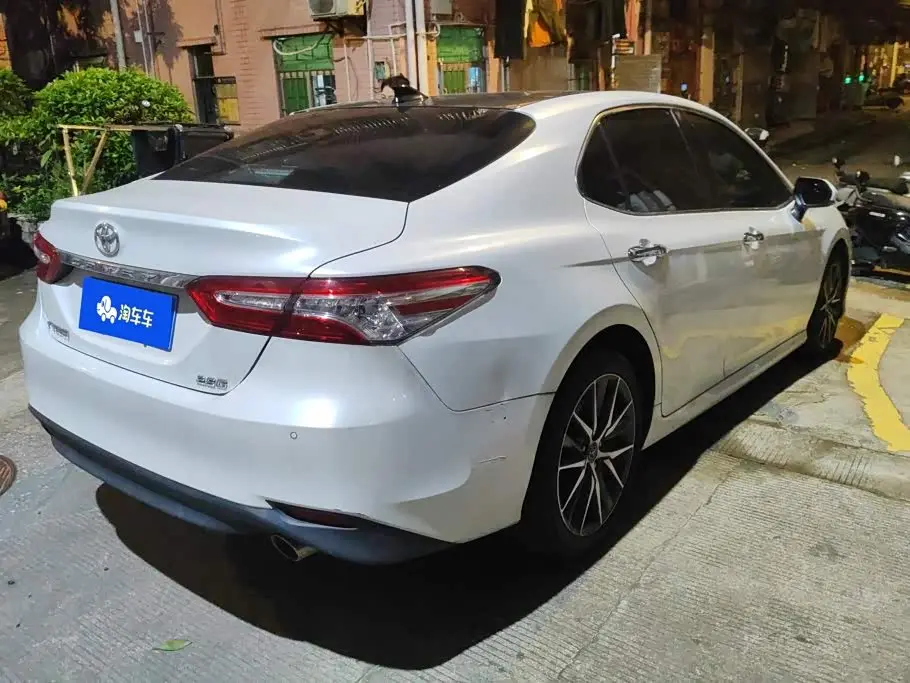 Toyota Camry 2021 — Фото 3/16