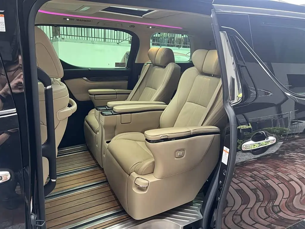 Toyota Alphard 2020 — Photo 5/20