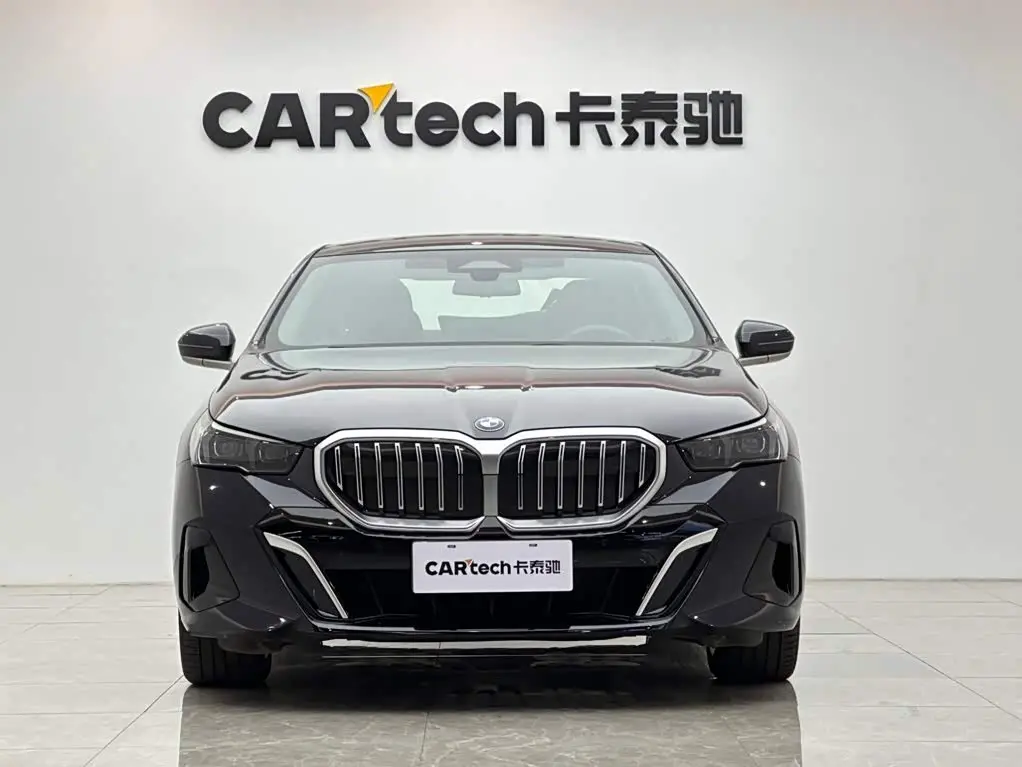 BMW 5 Series 2024 — Photo 7/16