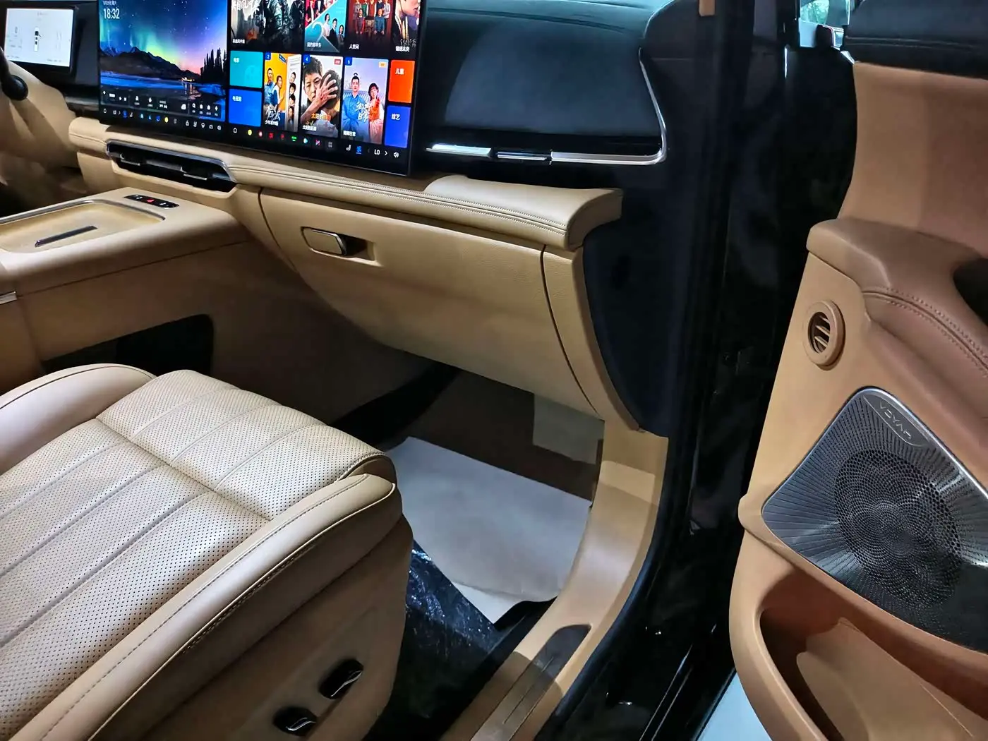 Voyah Auto Voyah Dreamer 2026 — Photo 4/9