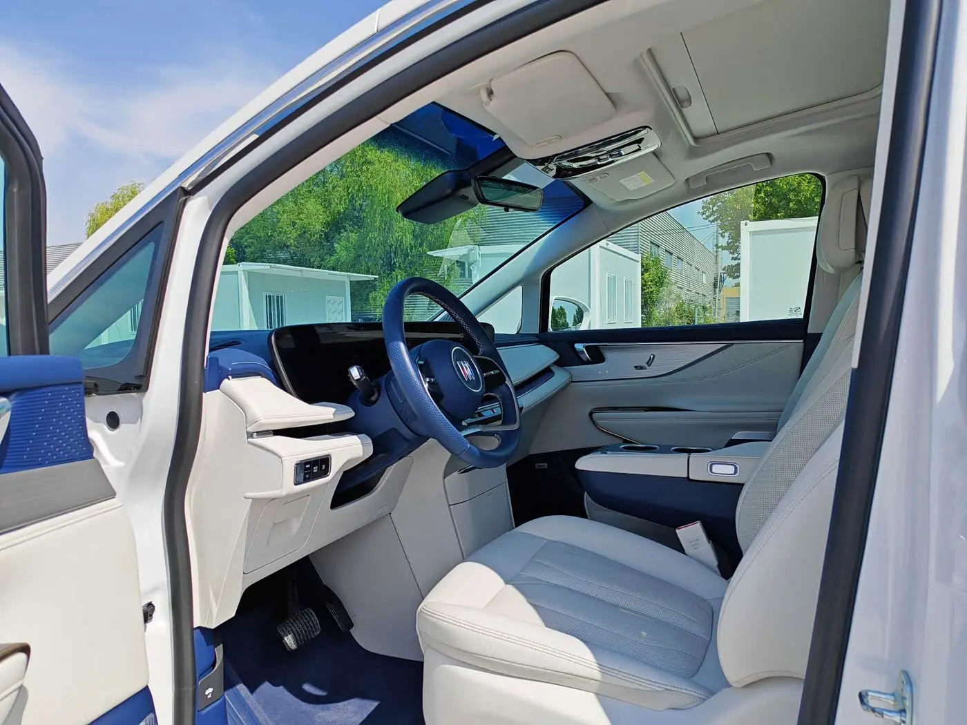Buick GL8 New Energy 2025 — ფოტო 10/13