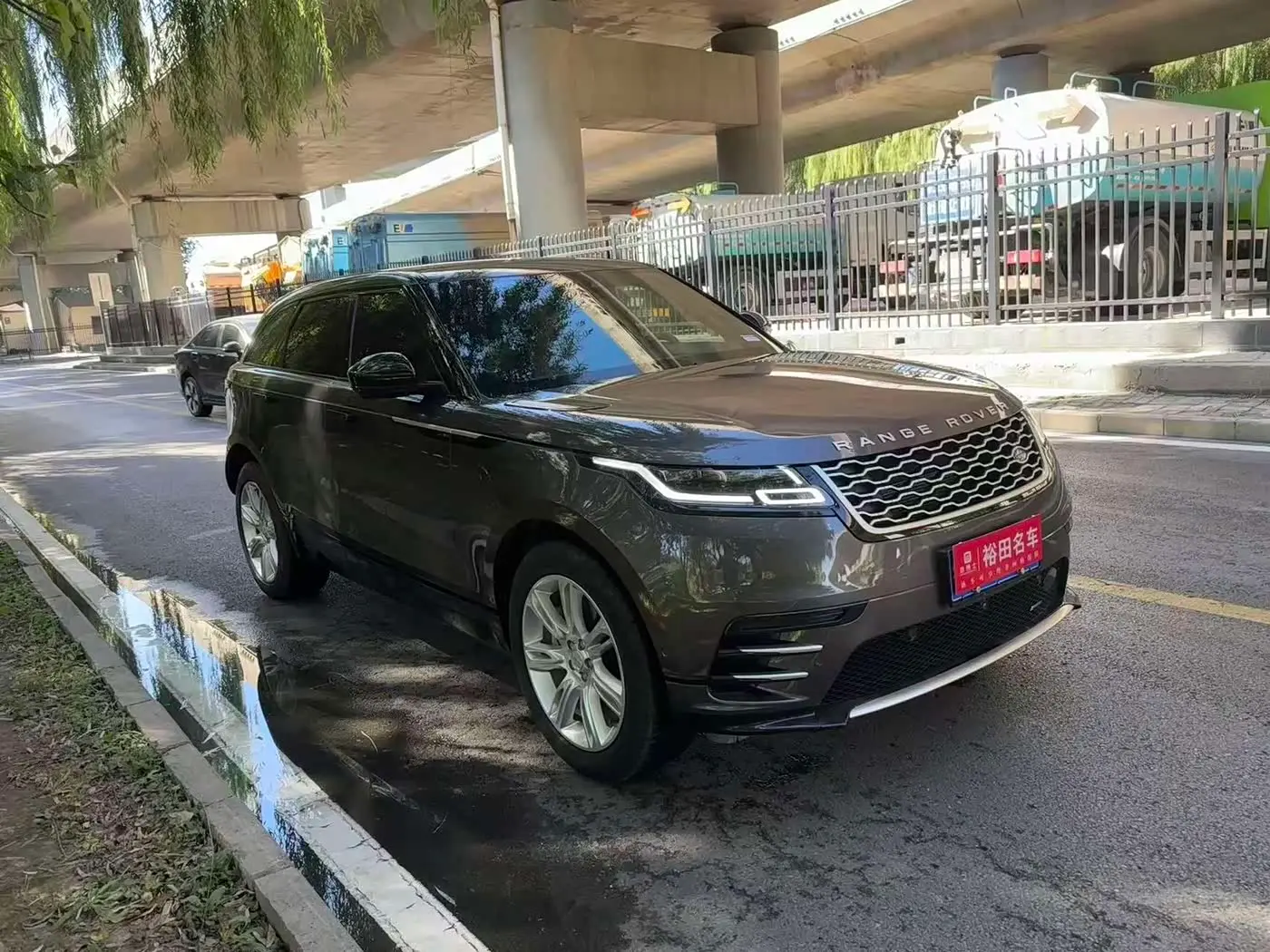 Land Rover Range Rover Velar 2022 — ფოტო 2/9