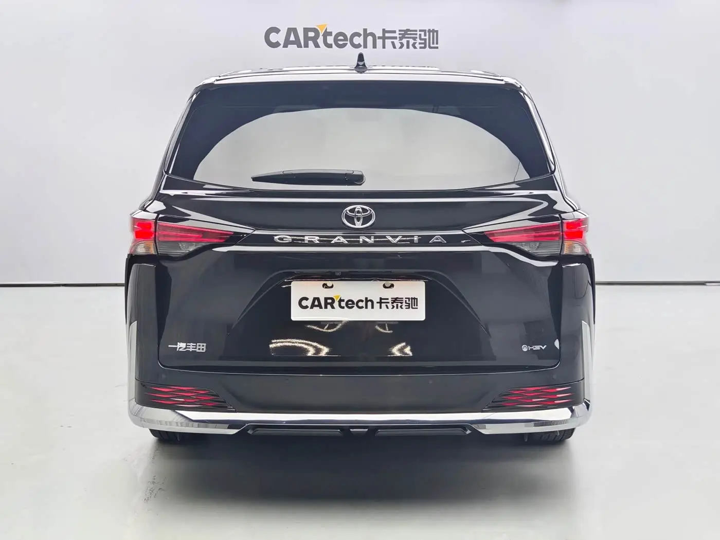 Toyota Granvia 2024 — Photo 5/20