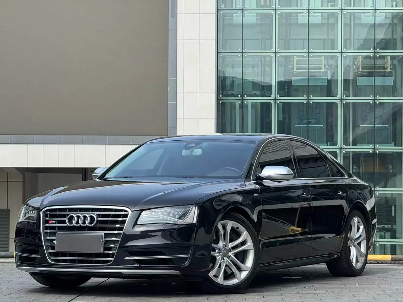Audi S8 2014 — Фото 1/9
