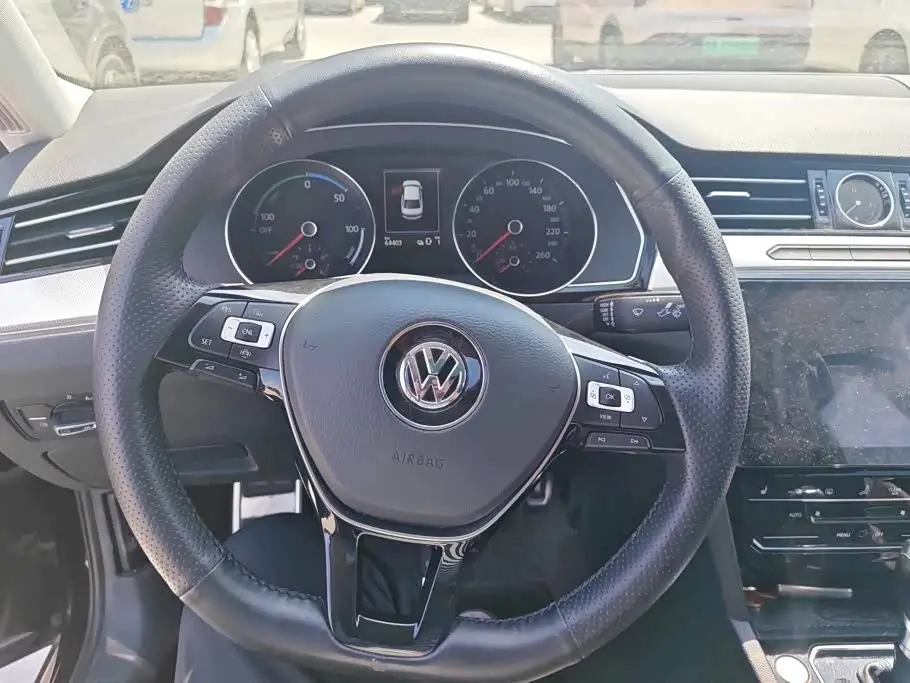 Volkswagen Magotan GTE Plug-in Hybrid 2021 — Photo 15/16