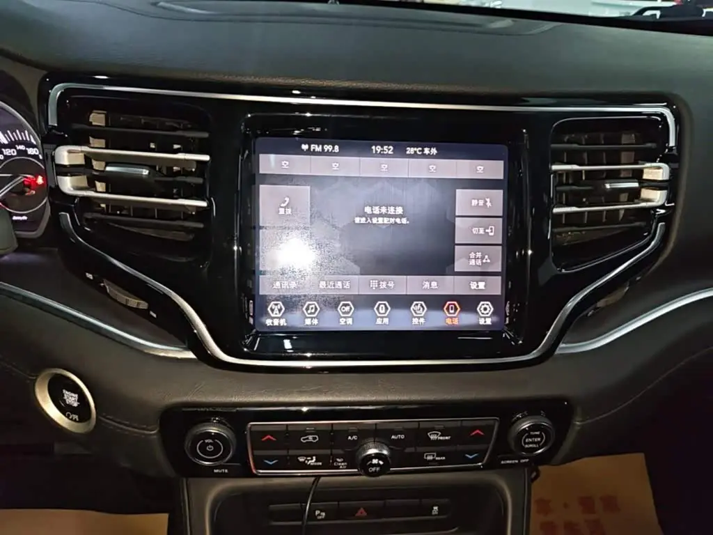 Jeep Grand Commander 2019 — Фото 13/20