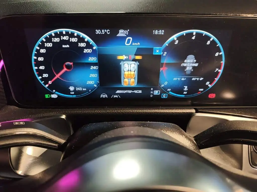 Mercedes-Benz GLB AMG 2021 — Şəkil 7/20
