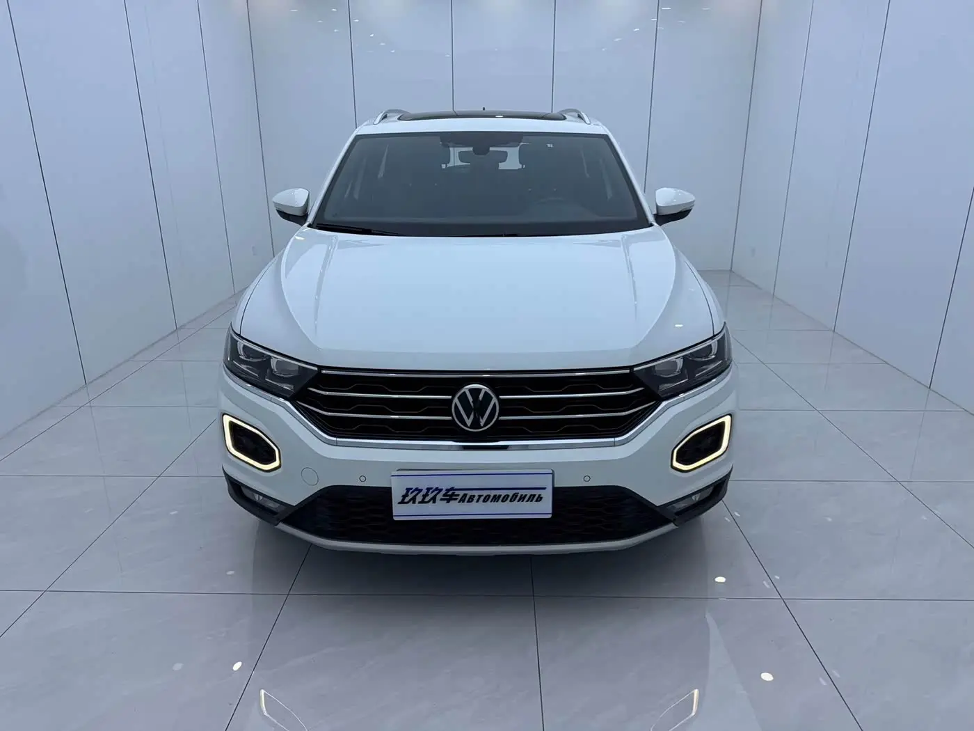 Volkswagen T-ROC 2021 — Photo 2/20