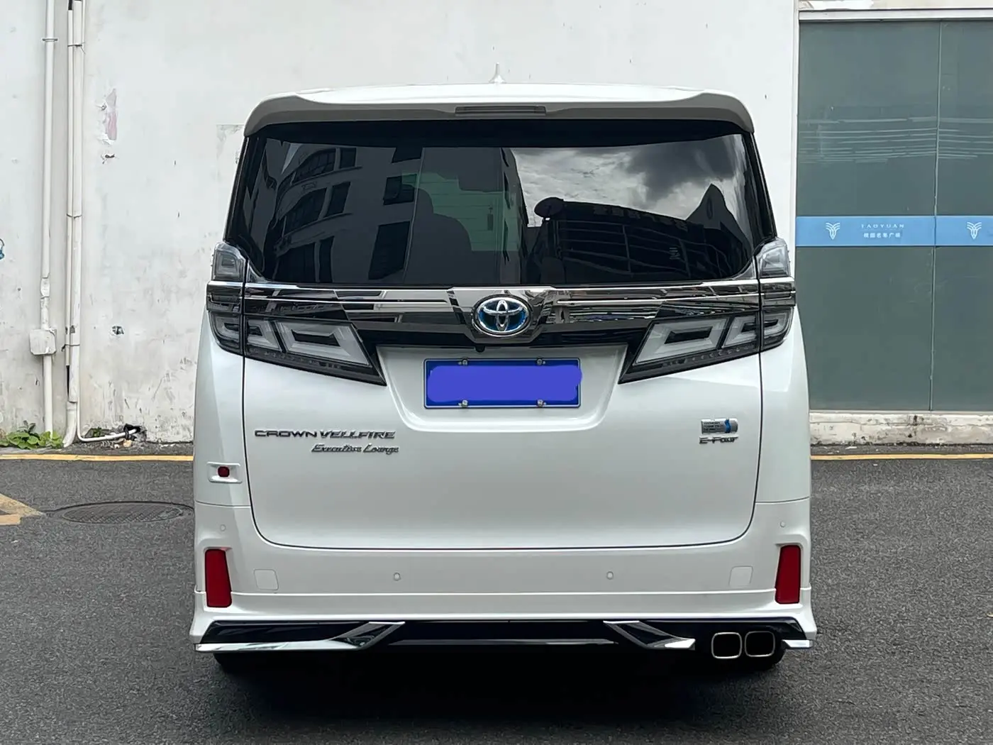 Toyota Vellfire 2022 — Photo 8/9