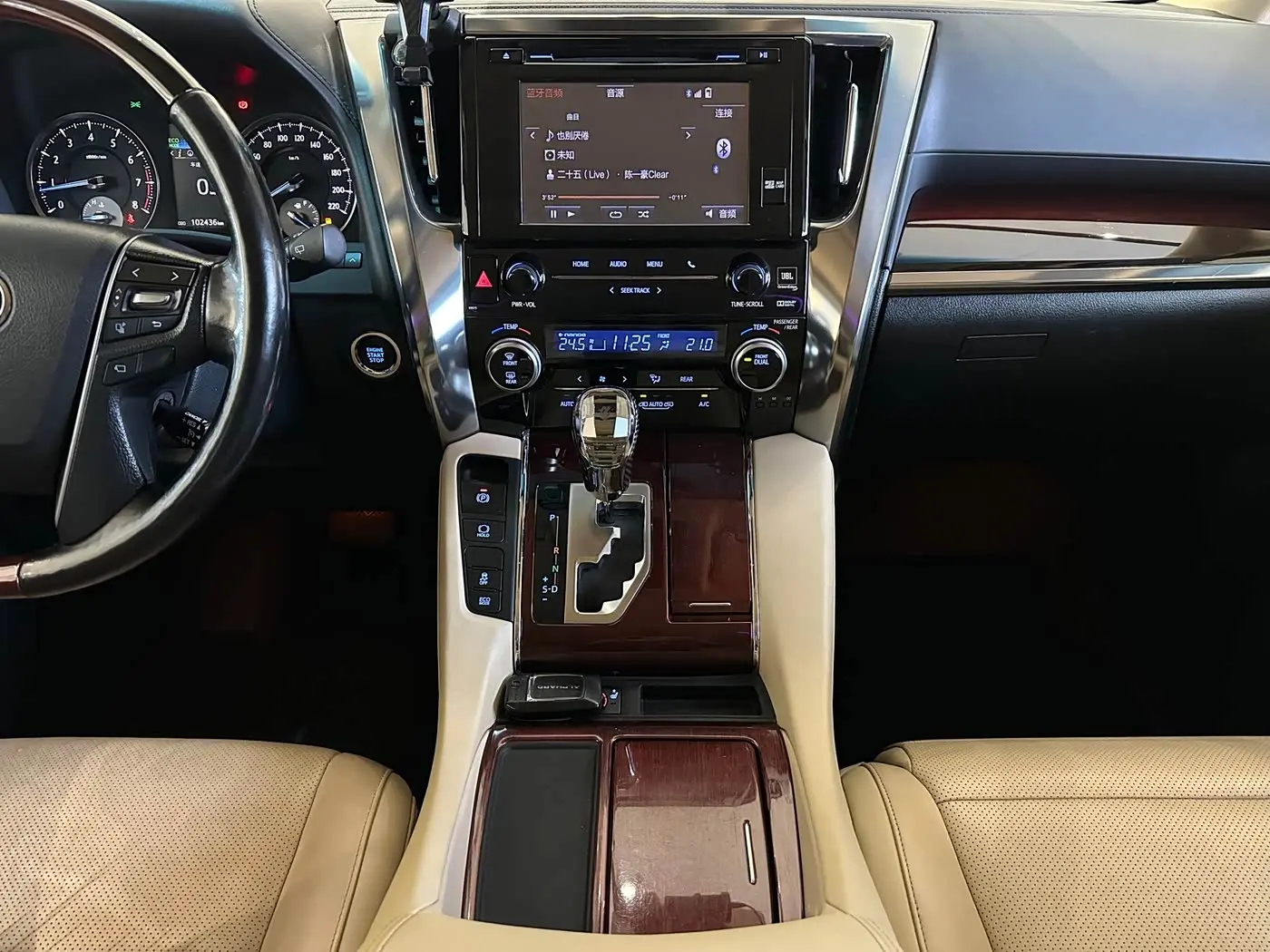 Toyota Alphard 2016 — Фото 8/16