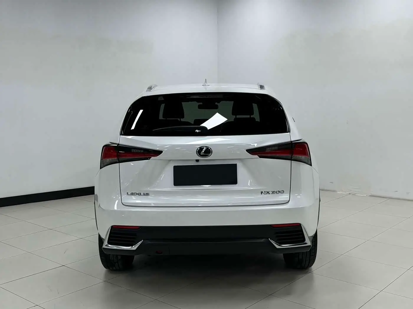 Lexus NX 2018 — Photo 5/20