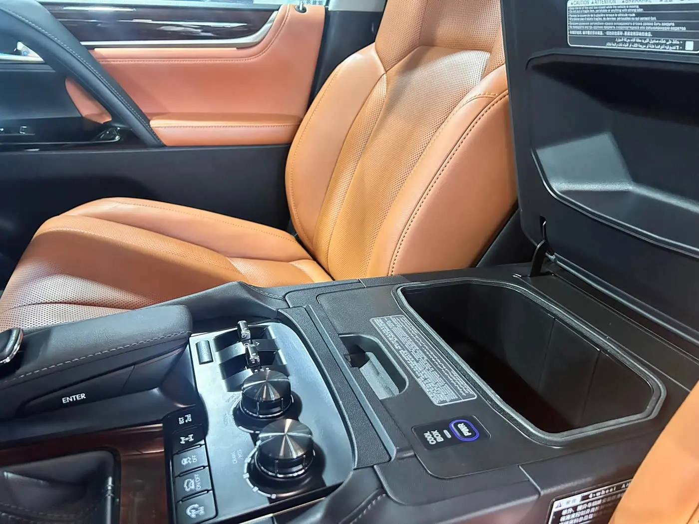 Lexus LX 2017 — Фото 10/20