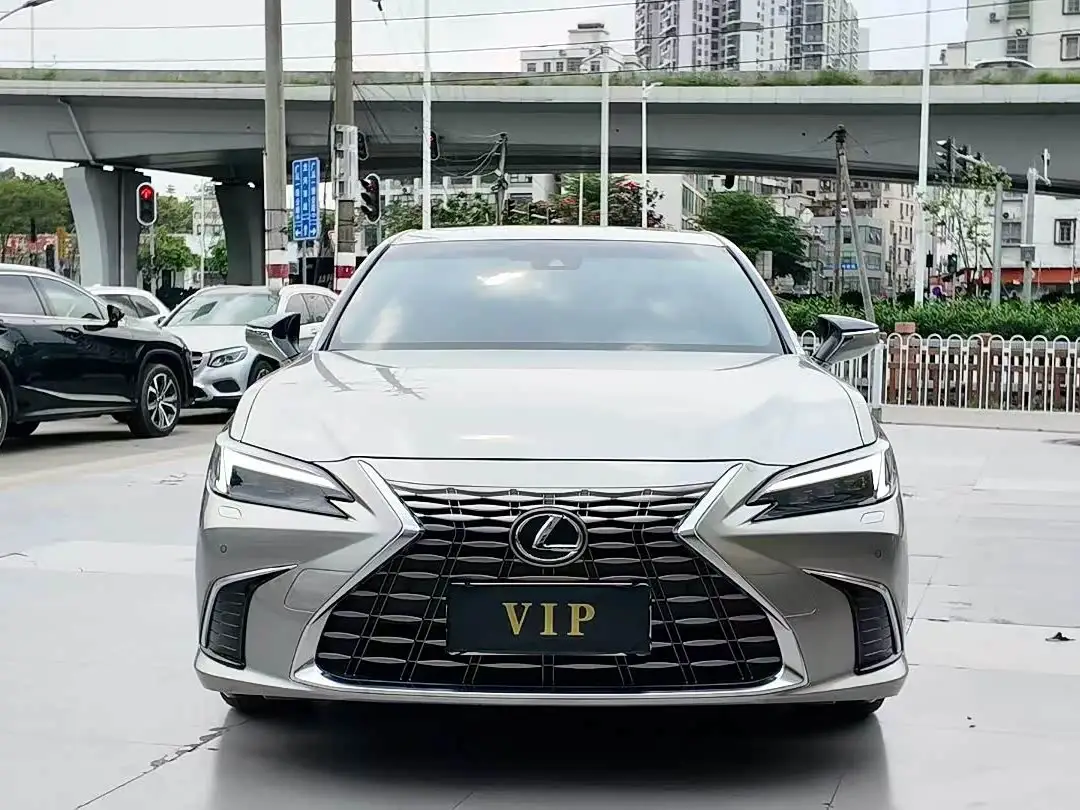 Lexus ES, 2025