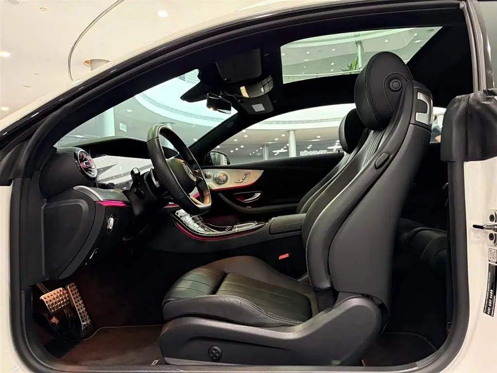 Mercedes-Benz E-Class 2023 — Photo 8/14