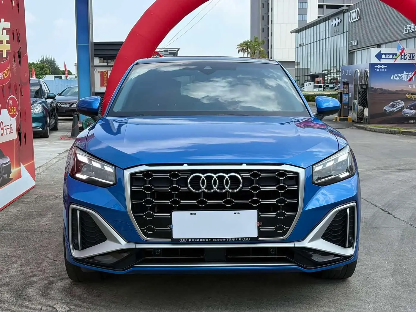 Audi Q2L 2022 — Фото 1/15