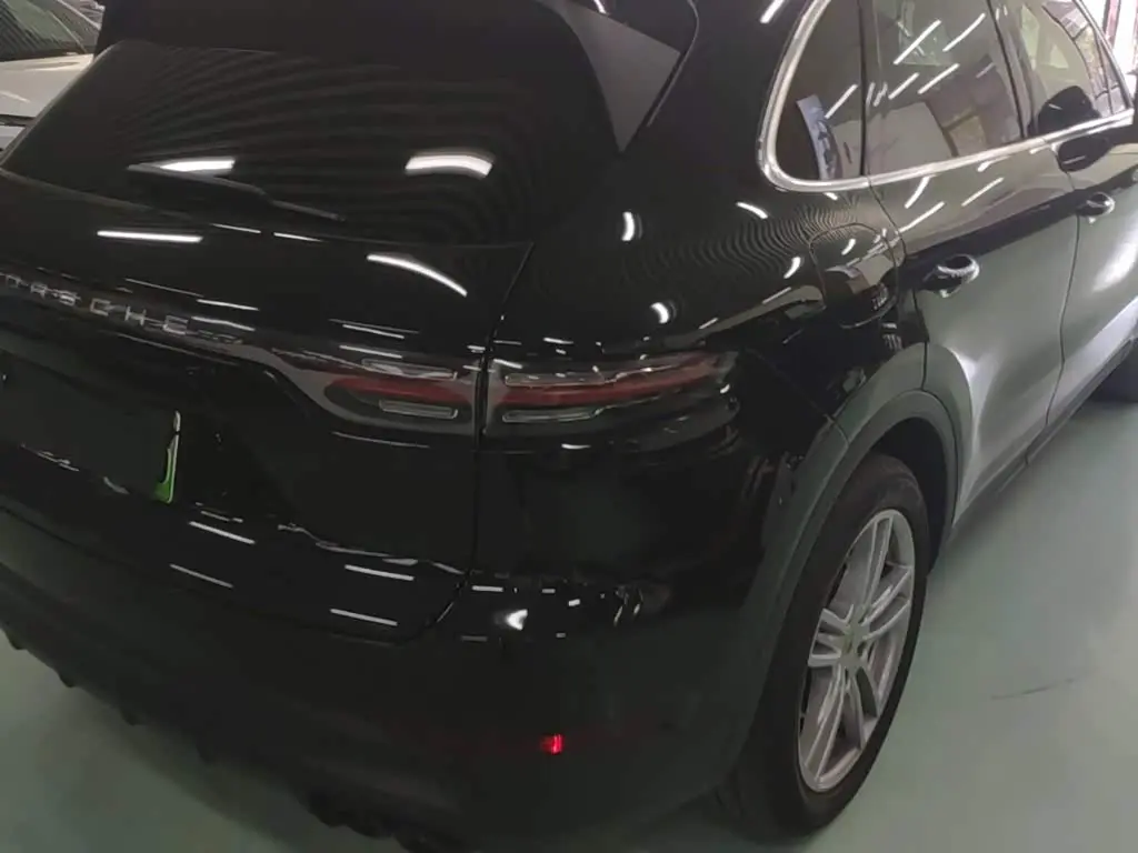 Porsche Cayenne New Energy 2022 — ფოტო 8/20