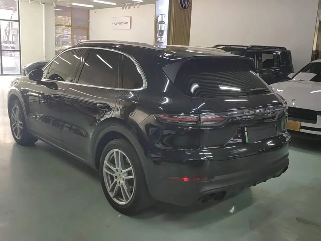 Porsche Cayenne New Energy 2022 — ფოტო 5/20