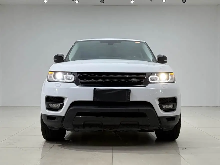 Land Rover Range Rover Sport 2015 — Photo 2/17