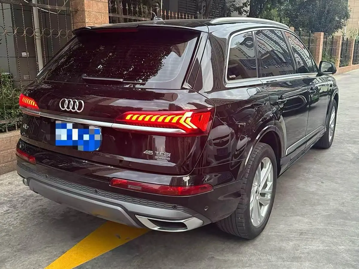 Audi Q7 2024 — Фото 7/9