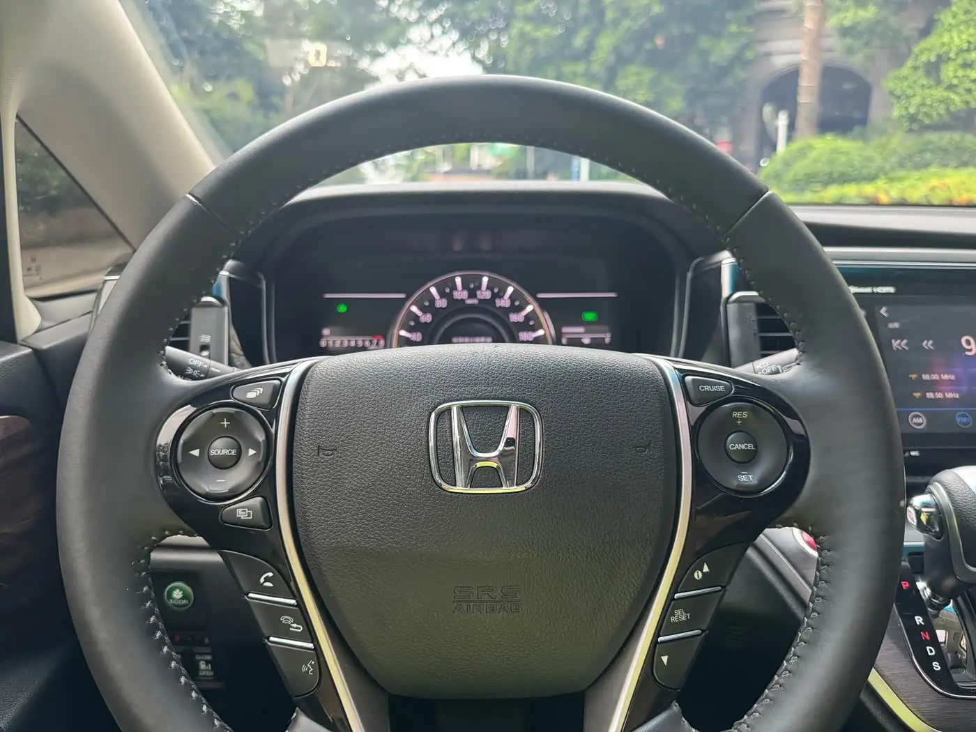 Honda Elysion 2017 — ფოტო 12/20