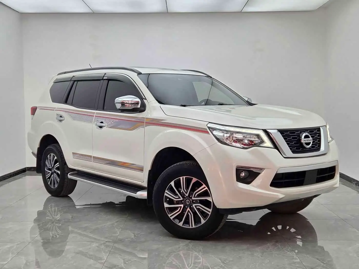 Nissan Terra 2023 — ფოტო 3/13