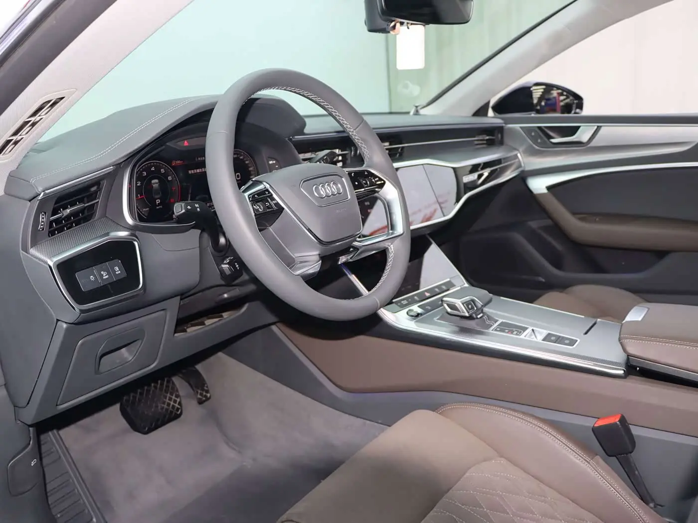 Audi A7L 2024 — Photo 6/20