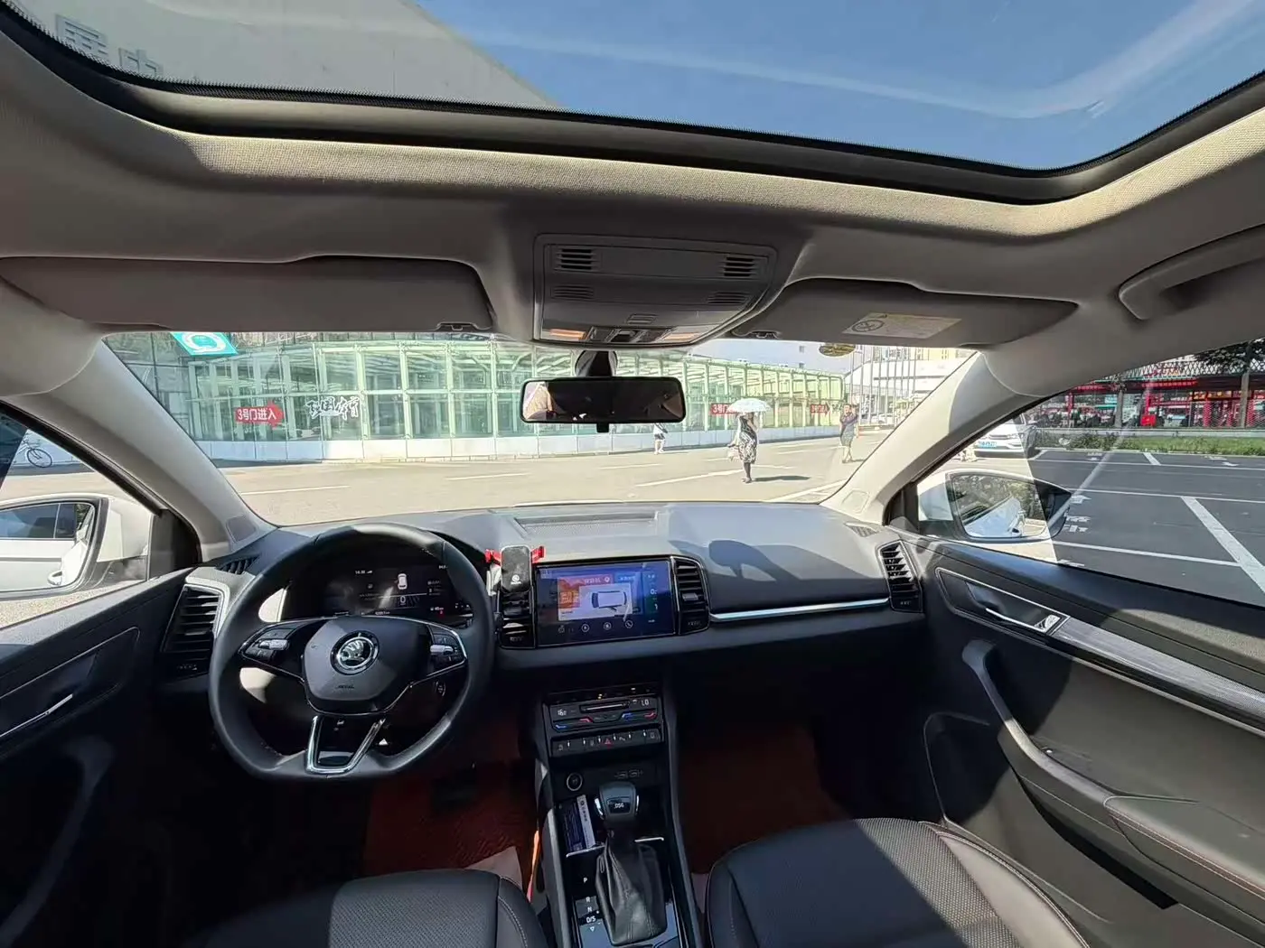Škoda Karoq 2022 — Photo 14/20