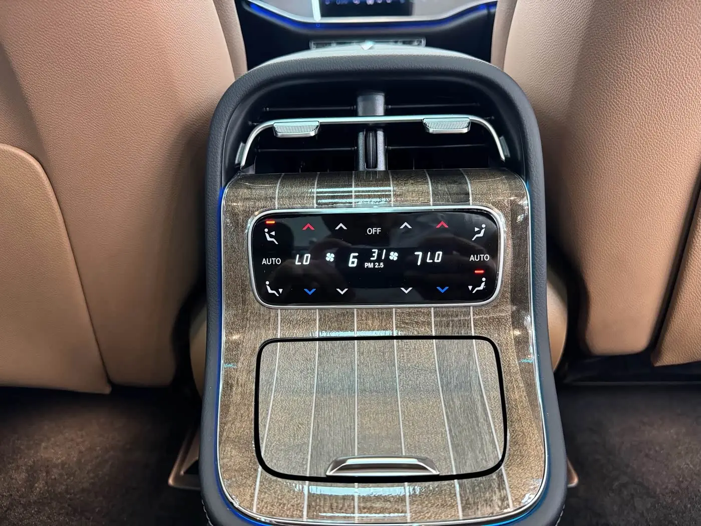 Mercedes-Benz E-Class 2025 — Фото 12/20
