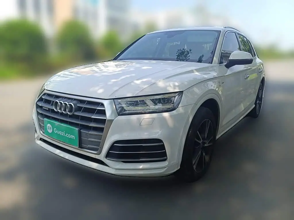 Audi Q5L 2019 — Фото 2/20