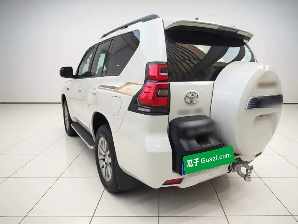Toyota Prado 2018 — Photo 4/20