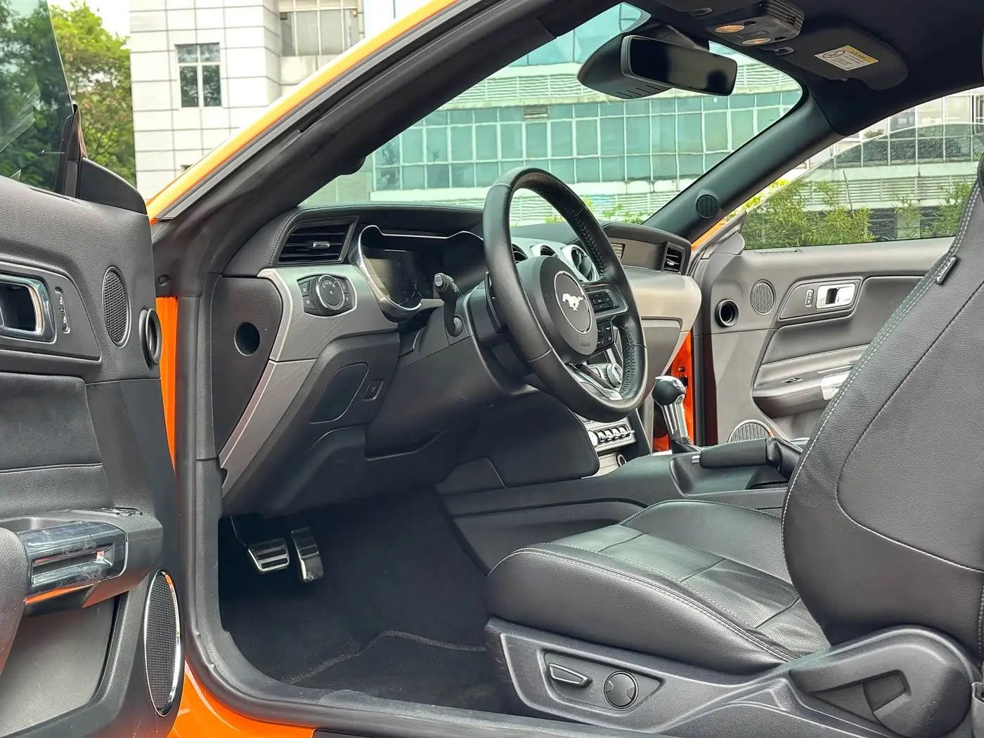 Ford Mustang 2021 — Photo 17/18