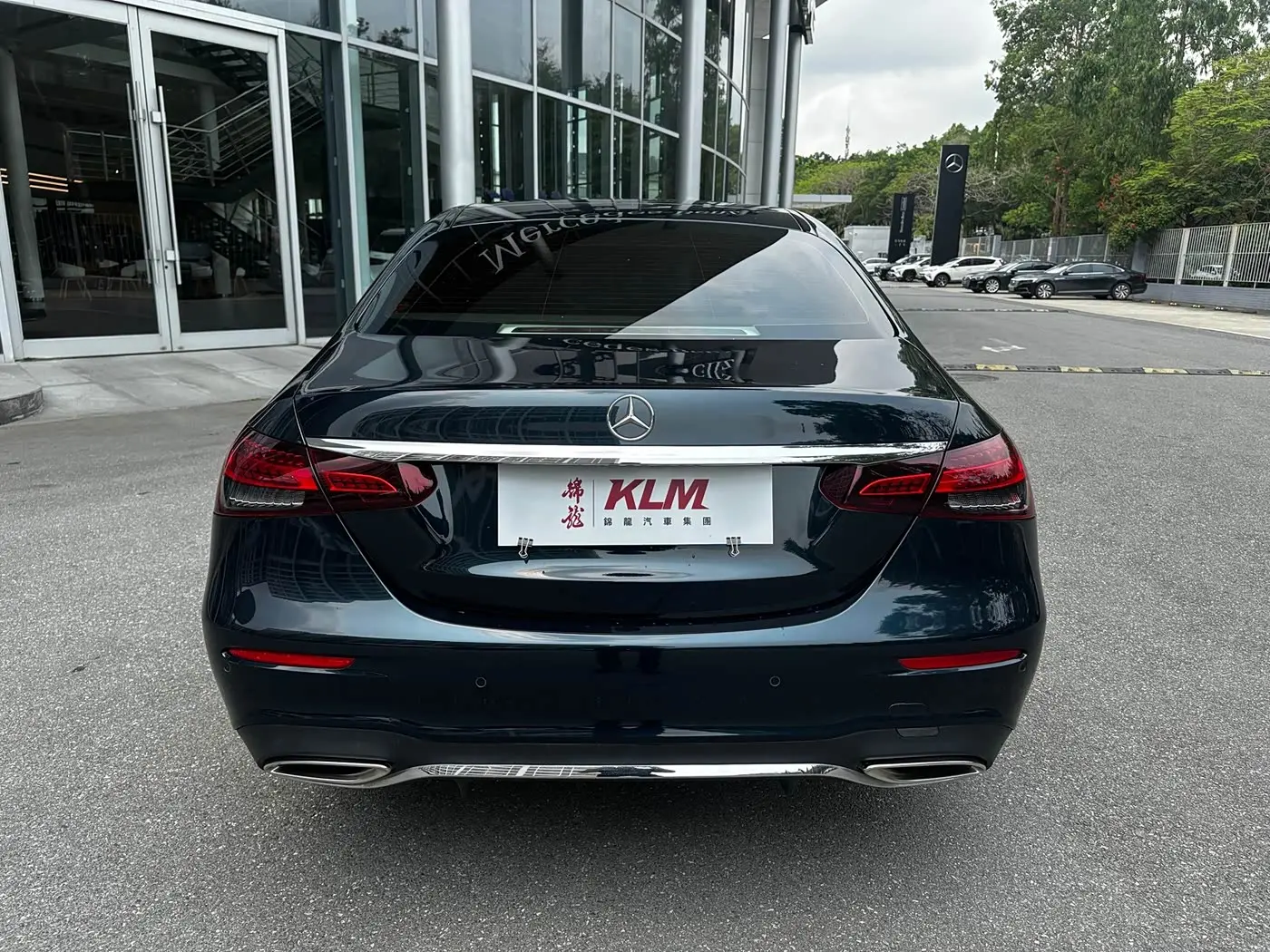 Mercedes-Benz E-Class 2023 — Photo 12/14