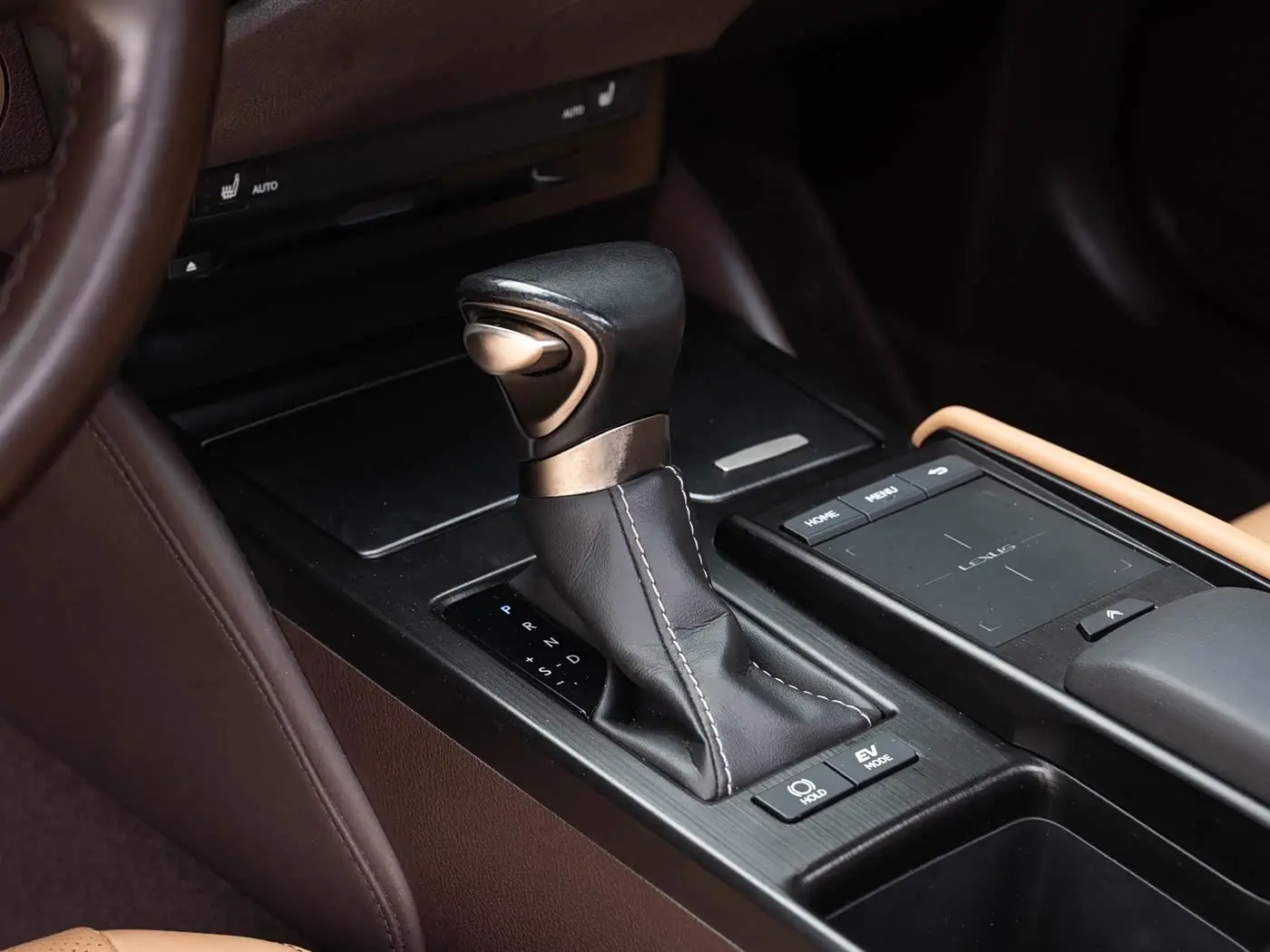 Lexus ES 2020 — Фото 15/20