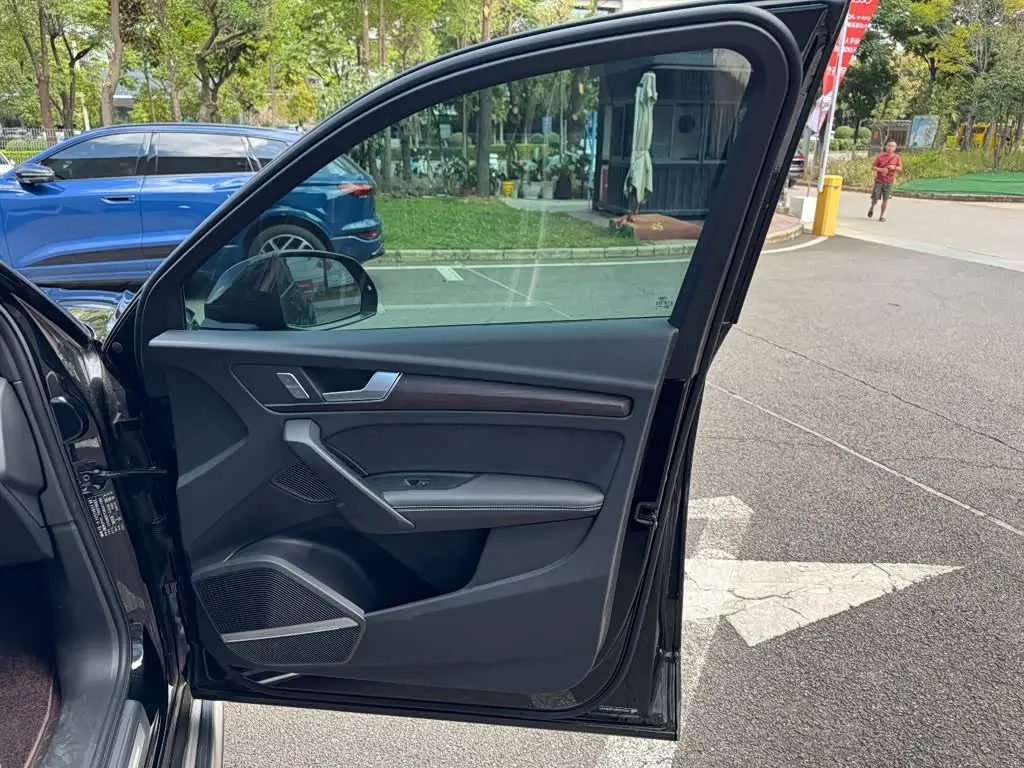 Audi Q5L 2024 — Photo 19/20