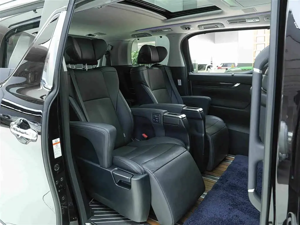 Toyota Vellfire 2020 — Photo 13/20