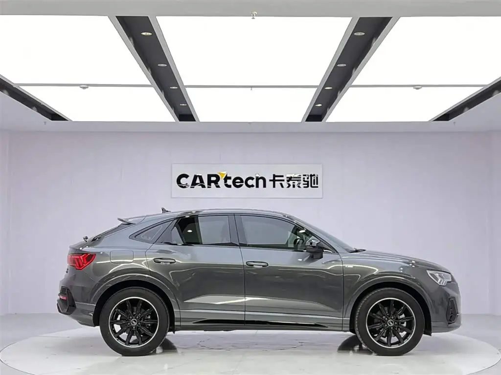Audi Q3 Sportback 2023 — Фото 6/20